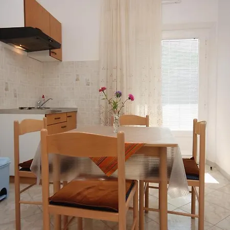 Apartment 5620b *